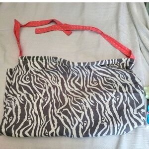 Zebra Pattern Wired Nursing Cover